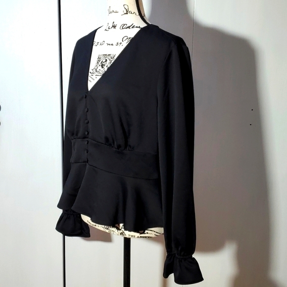 Express- Womens Black Blouse Ruffle Sleeve ends Vneck neutral whimsigoth Sz.L - Picture 2 of 5